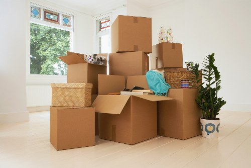 Flexible space management and organized belongings